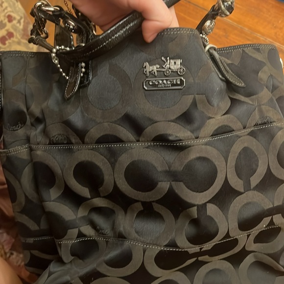 Large coach bag just opened my moms doesn't want it - Picture 5 of 6